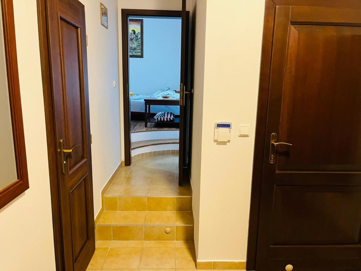 רוז'ומברוק Apartman Olivia 8 Hrabovska Dolina מראה חיצוני תמונה